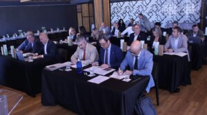 Fadia homenajea a sus expresidentes en la asamblea general de su décimo aniversario