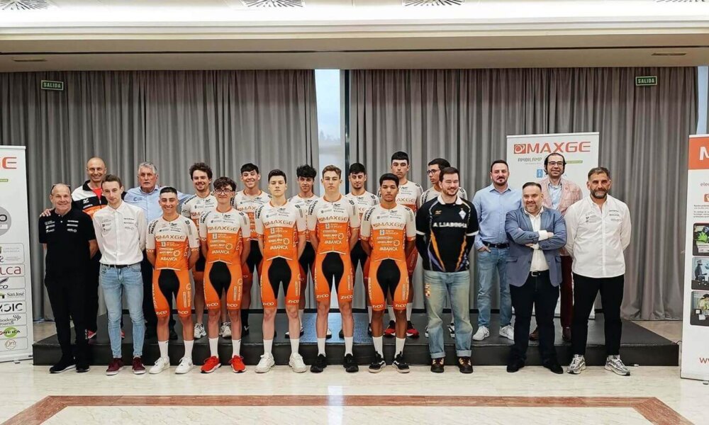 Maxge Europe renueva el vínculo con el ciclismo en la presentación del Team Cycling Galicia, con el apoyo de Ambilamp