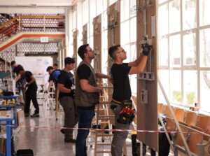 Nueve jóvenes instaladores compiten para representar a Alicante en el Concurso Nacional de noviembre