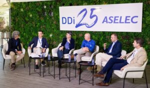 Uno de los debates programados en el espacio Aselec TV