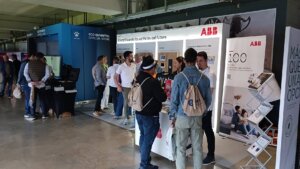 El primer Aúna Partner Day de 2025 bate el récord de inscritos y supera los 2.000 visitantes profesionales