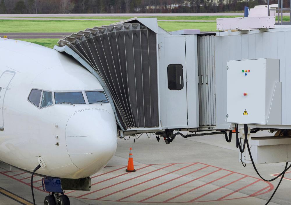 Schneider Electric amplía su oferta de envolventes con el lanzamiento de PanelSet PLM y PanelSet TBS