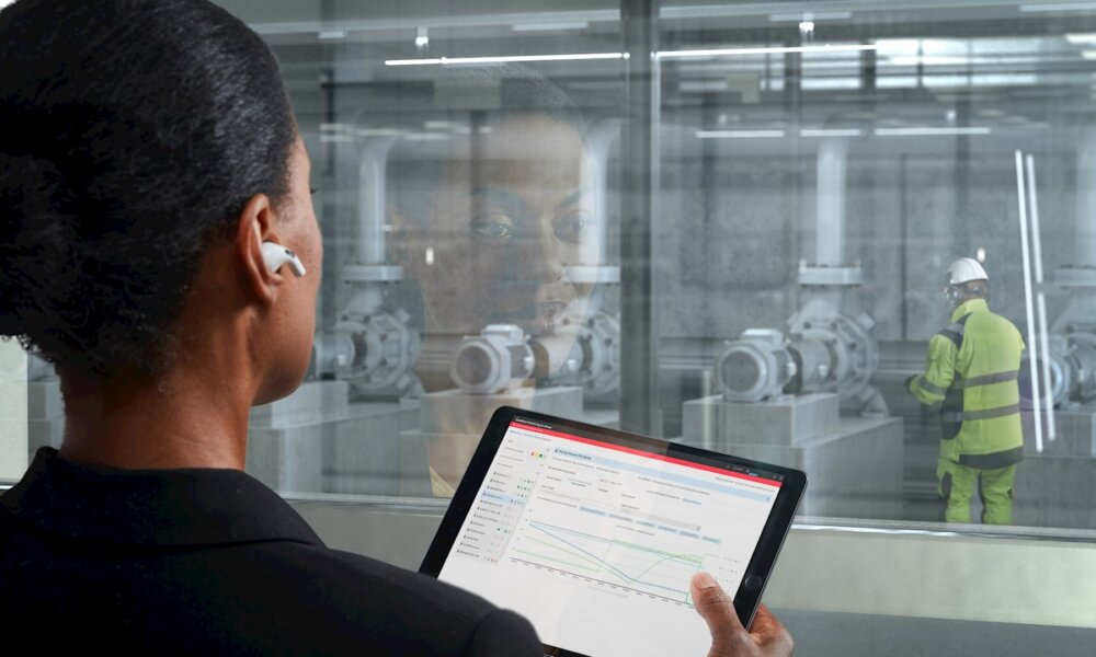 La aplicación ABB AbilityTM SmartTracker facilita la monitorización del sistema de alimentación ininterrumpida