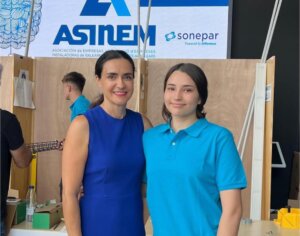 Ivonee Álvarez, primera participante femenina en el Concurso