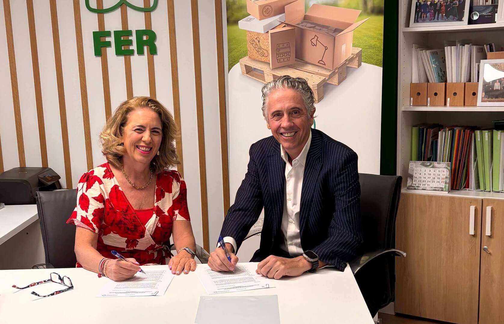 FER y Ambienvases firman un acuerdo estratégico para impulsar la circularidad de los envases