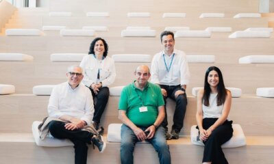 Simon entrega un Cupra Born eléctrico al ganador de su promoción Smart Home