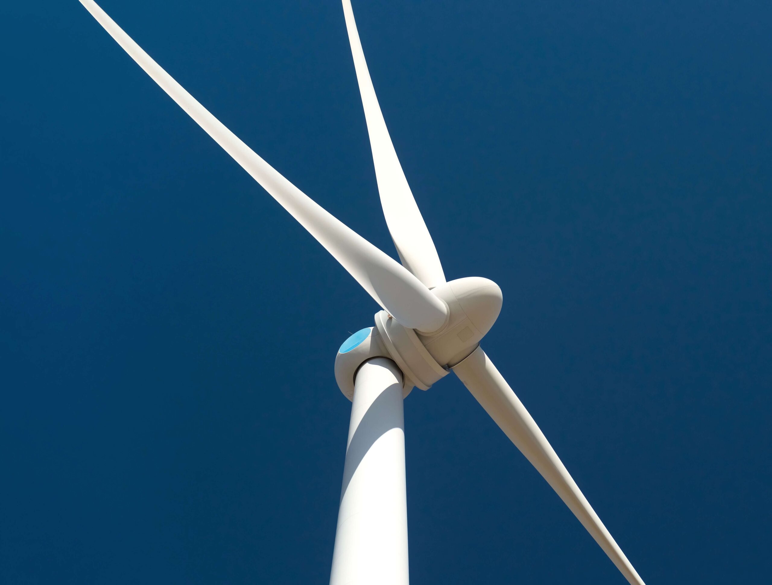 La CNMC multa a Eólica del Alfoz con casi 1 millón de euros y la prohibición de participar en contratos públicos