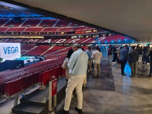 Un momento del cóctel que tuvo lugar tras la presentación