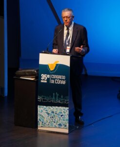 Alberto Ruiz Gallardón, durante su intervención en el Congreso Conaif
