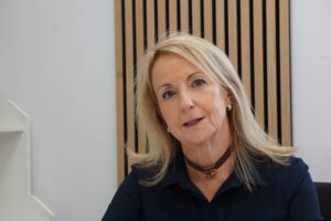 “Si sigue el ritmo de matriculaciones podríamos alcanzar las 200.000 a final de año, pero continúa siendo necesario un marco de ayudas o de incentivos fiscales”, María Romera