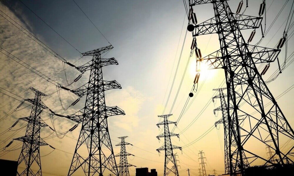 Aelec vuelve a cargar contra Red Eléctrica y señala que sus medidas “no resuelven el problema” del control de tensión