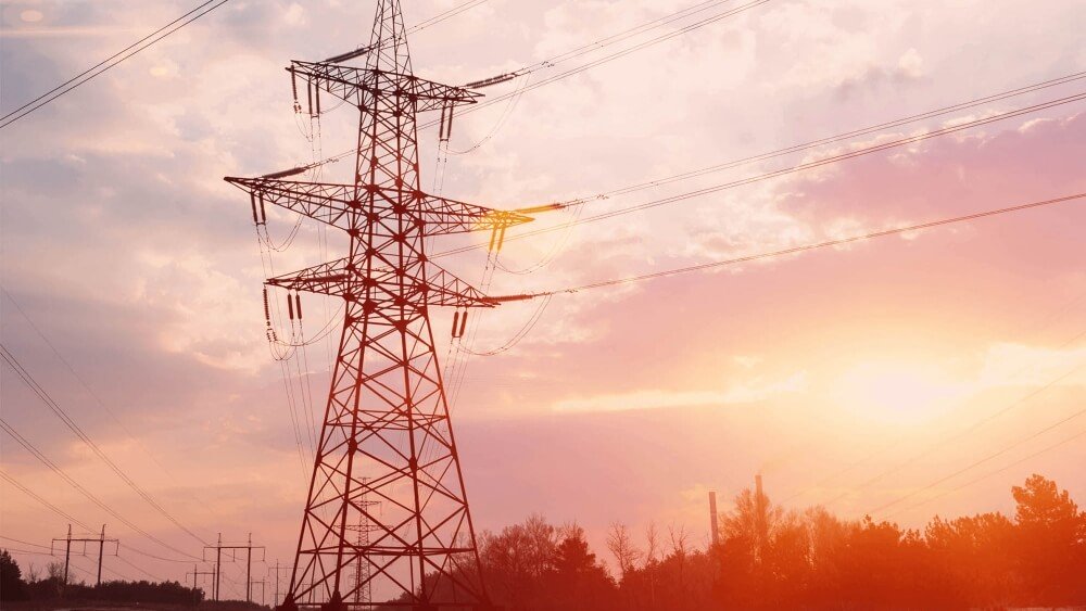 Factores que determinan las últimas variaciones de tensión del sistema eléctrico, según la CNMC, que reconoce que pueden tener un coste para los consumidores