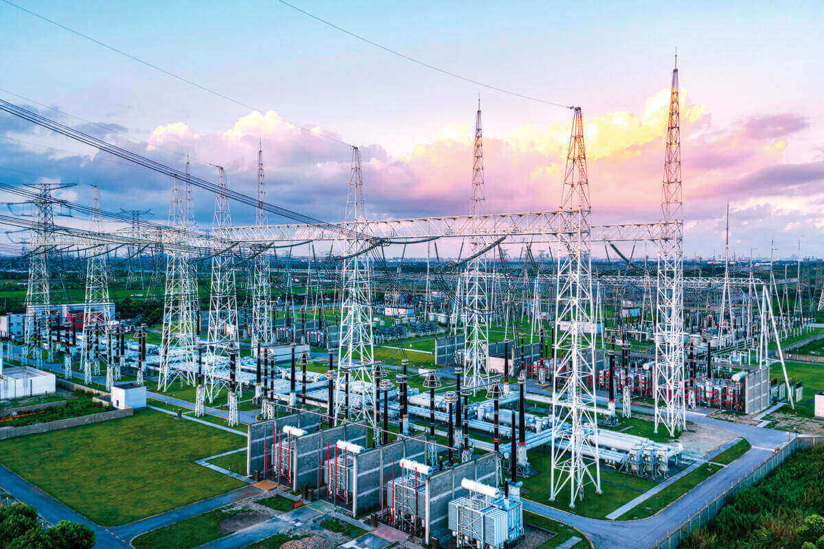 La patronal eléctrica valora que “la nueva revisión de las circulares de la CNMC compromete la electrificación y el desarrollo industrial del país”