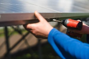 Las ventajas de instalar placas solares en otoño, según Feníe Energía