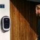 Orbis presenta Viaris Isi, un cargador inteligente que vincula movilidad eléctrica y gestión energética