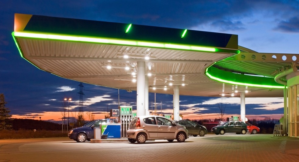 El Ministerio de Transportes prepara un plan para instalar 44 estaciones de carga ultrarrápida en carretera