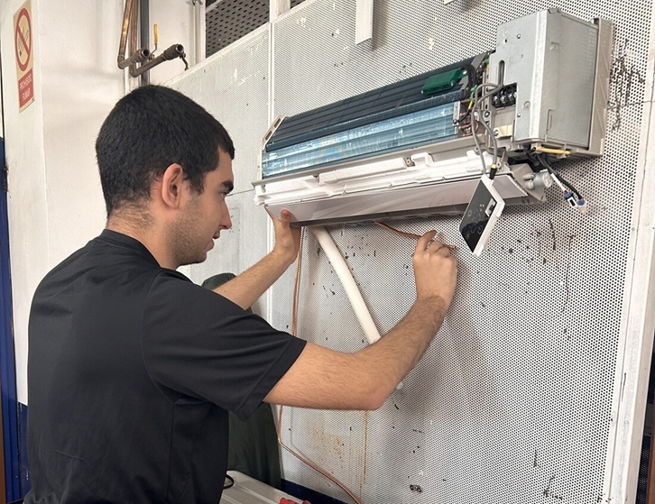 Agremia vuelve a alertar sobre la ausencia de relevo generacional en los oficios de las instalaciones de eficiencia energética